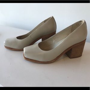 ❌SOLD❌Intentionally Blank square toe heels, 6/36